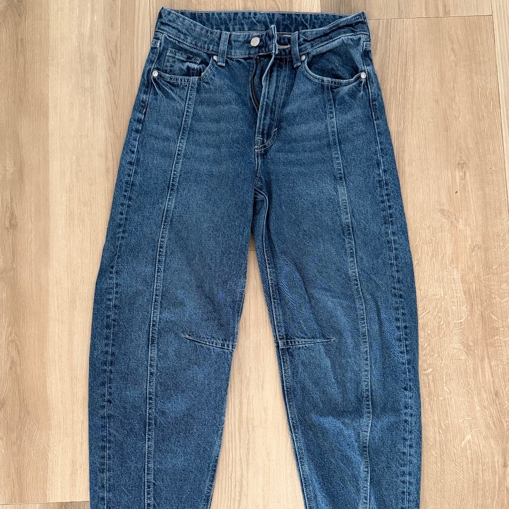 H&M BARREL JEAN!